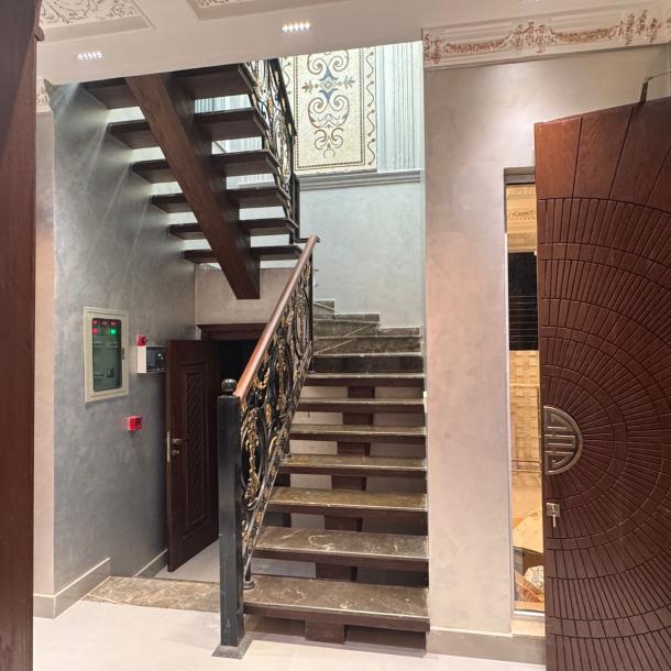 Prime Loacation 10 Marla Modern House For sale in DHA Phase 7, Lahore Pakistan-24