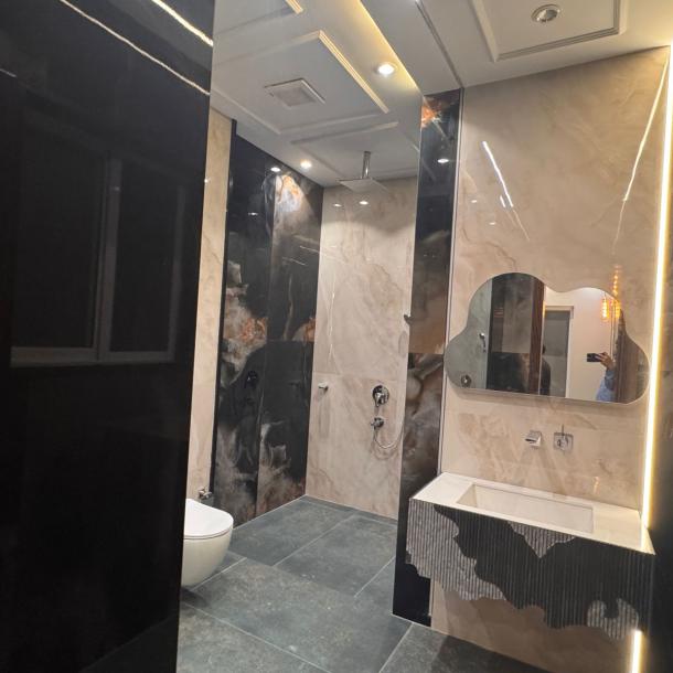 Prime Loacation 10 Marla Modern House For sale in DHA Phase 7, Lahore Pakistan-16