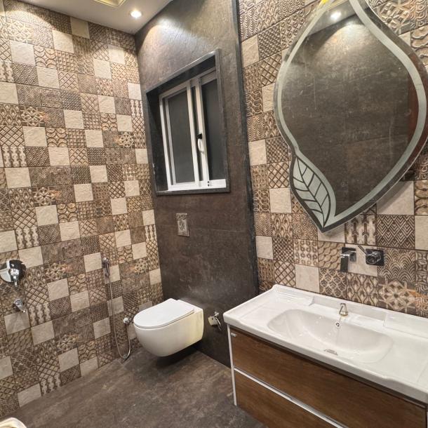 Prime Loacation 10 Marla Modern House For sale in DHA Phase 7, Lahore Pakistan-22