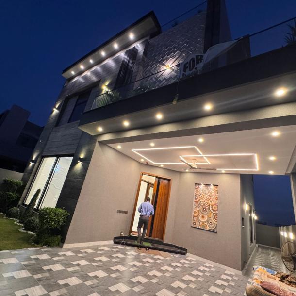 10 Marla Classical Style House For sale in DHA Phase 7 Lahore Pakistan-3