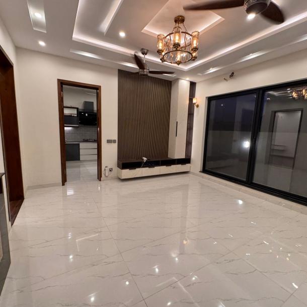 10 Marla Classical Style House For sale in DHA Phase 7 Lahore Pakistan-6