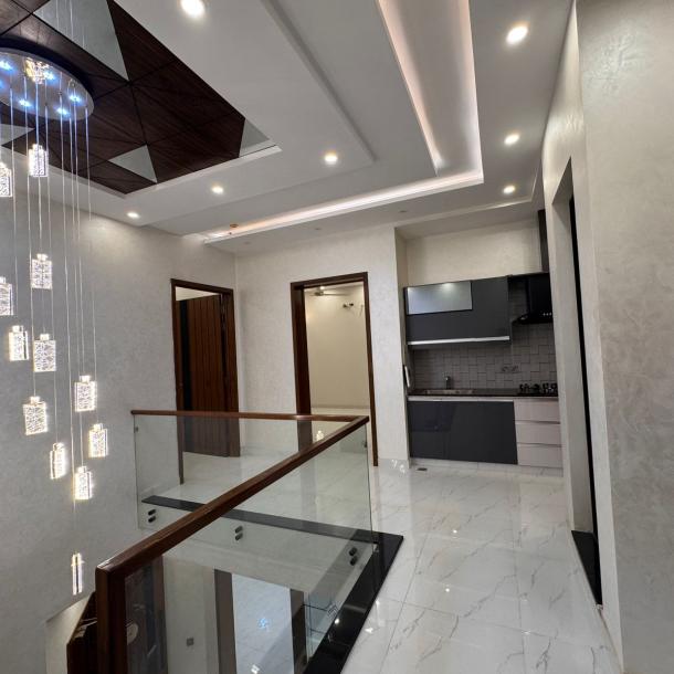 10 Marla Classical Style House For sale in DHA Phase 7 Lahore Pakistan-16