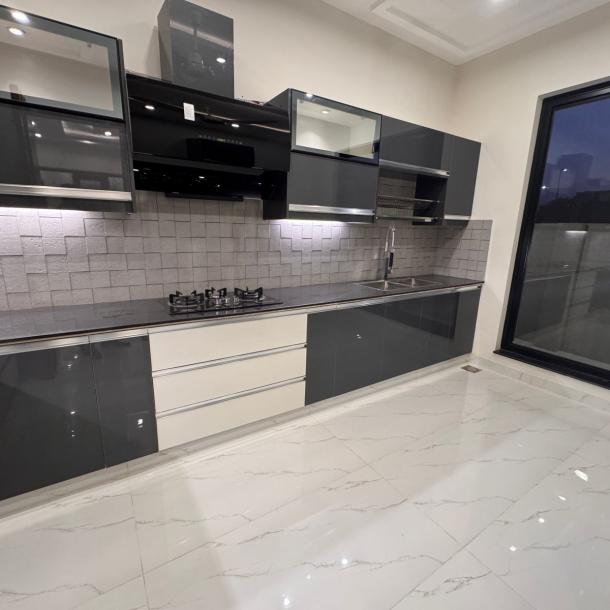 10 Marla Classical Style House For sale in DHA Phase 7 Lahore Pakistan-13