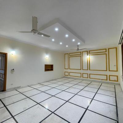 DHA Phase 3 Affordable 1 Kanal Full House For Rent