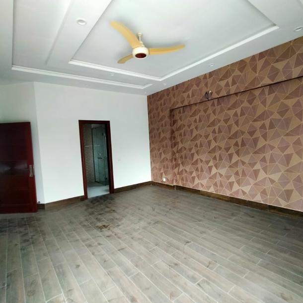 Cheapest Price 1 Kanal Upper Portion Lower Lock For Rent-4