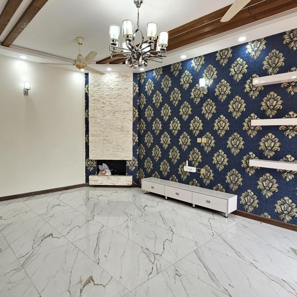 Prime Location 1 Kanal Brand New Upper Portion For Rent-4