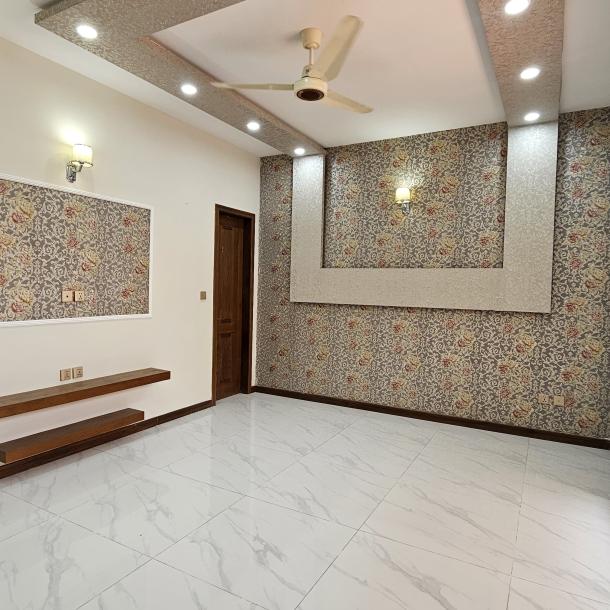 Prime Location 1 Kanal Brand New Upper Portion For Rent-5