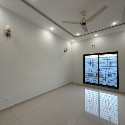 Top Location DHA Phase 7 Kanal Brand New Full House Available For Rent-14