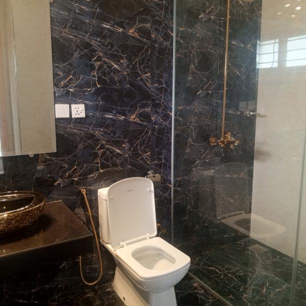 DHA Phase 7 1 Kanal Brand New Upper Portion For Rent-10