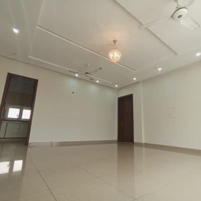 DHA Phase 7 Excellent Location 23 Marla Upper Portion Separate Gate For Rent