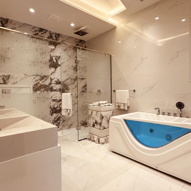 Solar Installed Fully Furnished 1 Kanal Modern Design House for Sale-11