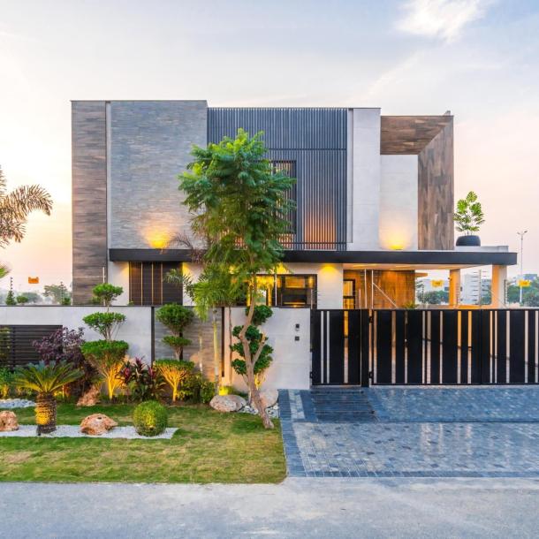 1 Kanal Facing Park Luxury Modern House for Sale-1