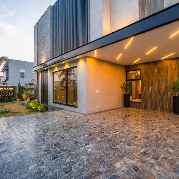 1 Kanal Facing Park Luxury Modern House for Sale-2