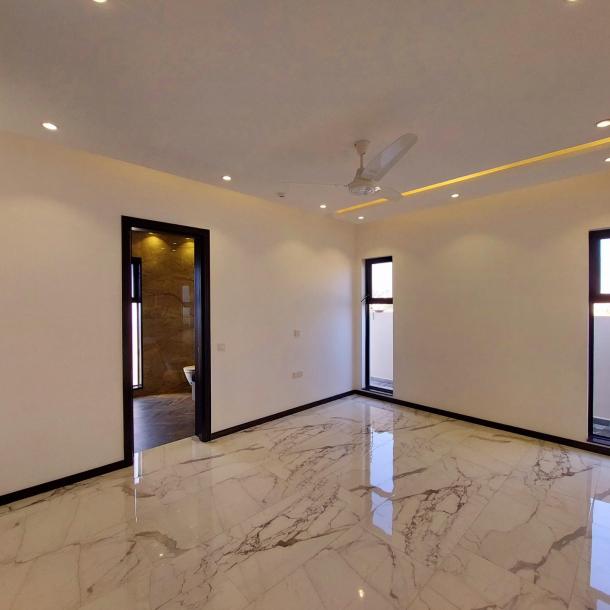 1 Kanal Facing Park Luxury Modern House for Sale-15