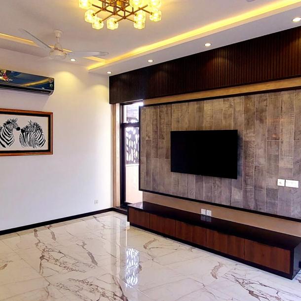 1 Kanal Facing Park Luxury Modern House for Sale-17
