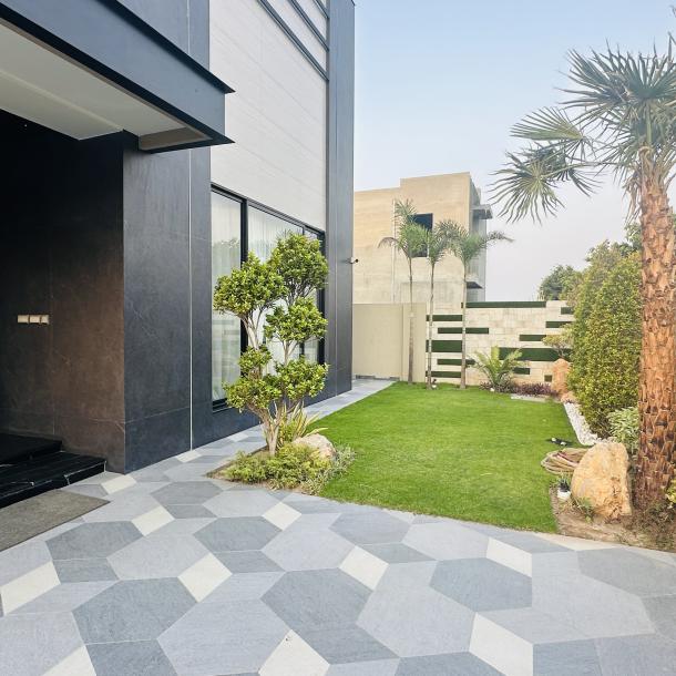 1 Kanal Fully Furnished With Home Theater Modern Luxury Living House For Sale-2