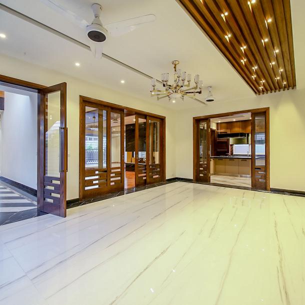 Corner Full Basement 1 Kanal Ultra Modern Luxury Bungalow For Sale-8