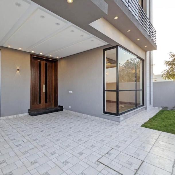 8 Marla Modern Design On Main Road Luxury Bungalow For Sale In DHA 9 Town Lahore-2