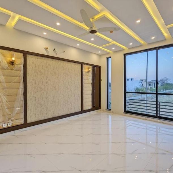 8 Marla Modern Design On Main Road Luxury Bungalow For Sale In DHA 9 Town Lahore-7