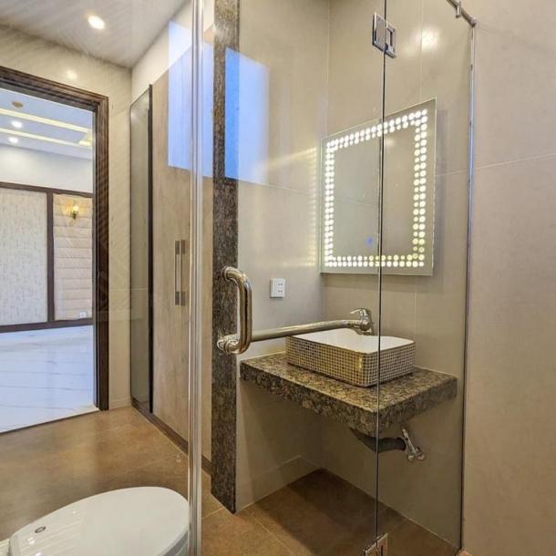 8 Marla Modern Design On Main Road Luxury Bungalow For Sale In DHA 9 Town Lahore-10