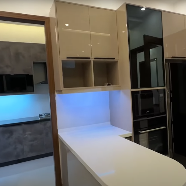 1 Kanal Most Luxury Modern Living House for Sale-10