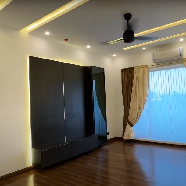 1 Kanal Most Luxury Modern Living House for Sale-13