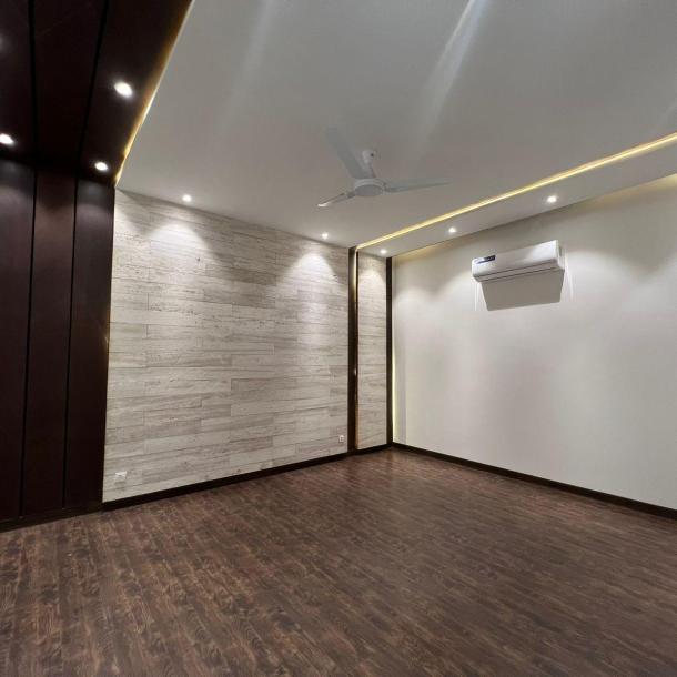 1 Kanal House For Sale In Low Price DHA Phase 8 Lahore-19