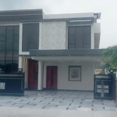 1 Kanal Designer House Available For Sale