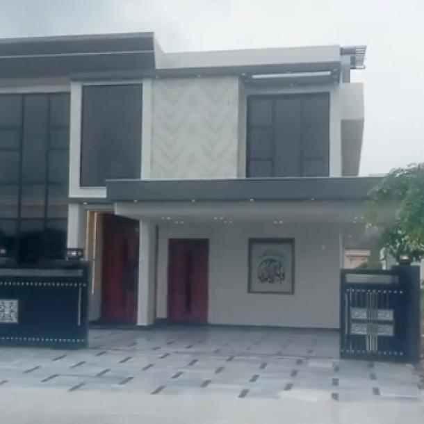 1 Kanal Designer House Available For Sale-1