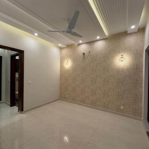 10 Marla House for Sale in DHA Phase 7 – Prime Location-3