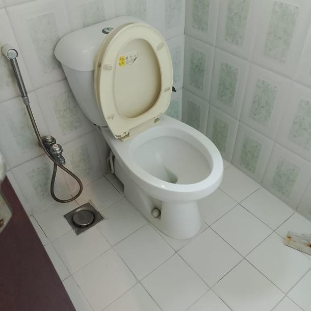 Prime Location Beautiful 10 Marla House For Rent In DHA Lahore Phase 6-7