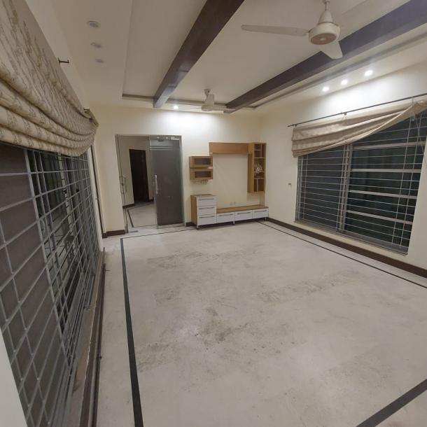 10 Marla House For Rent In Phase 4 DHA-4