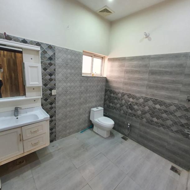 Luxury 1 Kanal Awesome Lower Portion On Top Location For Rent In DHA Phase 7 Lahore-3