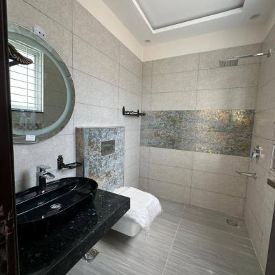 Top Location Beautiful 1 Kanal Lower Portion Available For Rent in DHA Lahore Phase 7