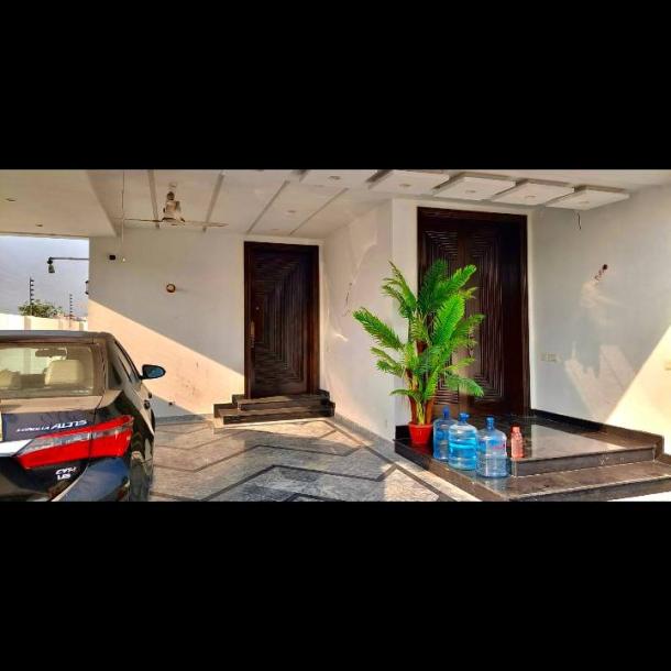 Modern Style Upper Portion Available For Rant In DHA Lahore Phase 6-3