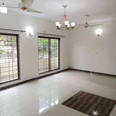 Top Location 3 Bed Apartment Available For Rent In Askari 10-2