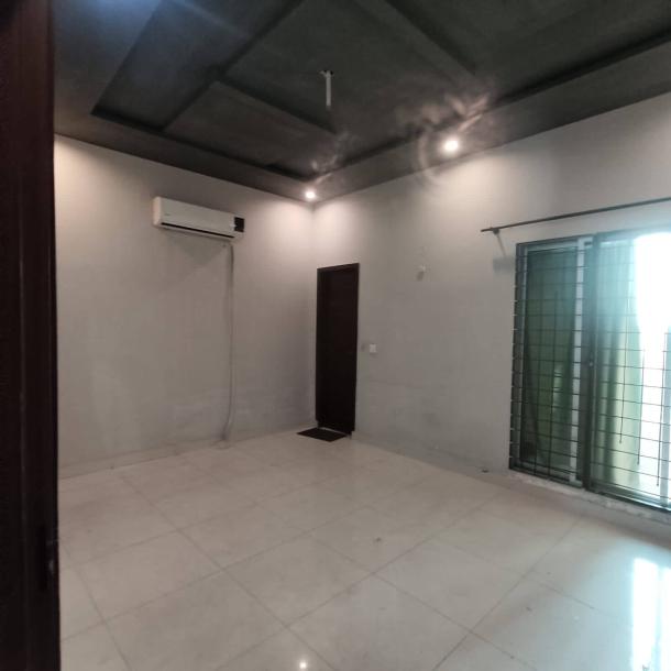 Luxury 8 Marla Lower Portion For Rent In DHA Lahore Phase 2-3