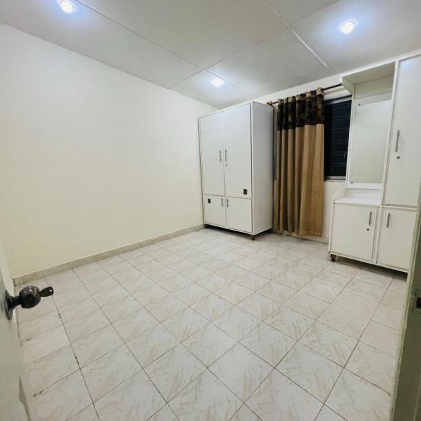 Well Maintained 10 Marla Apartment Available For Rent In Askari 10-3