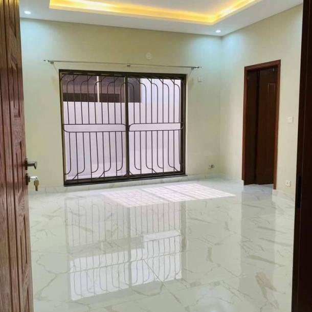 Beautiful Design Upper Portion Available For Rent In Askari 10 Sector S-2