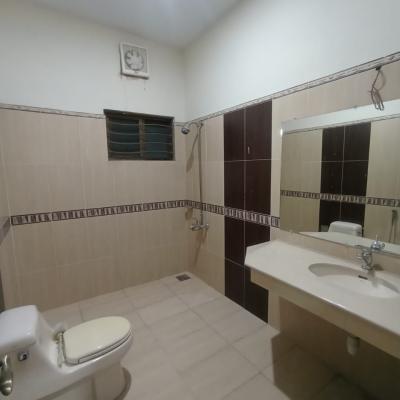 Slightly Used 10 Marla Apartment Available For Rent In Askari 10-4