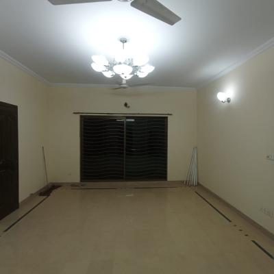 Slightly Used 10 Marla Apartment Available For Rent In Askari 10-3