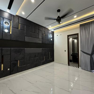 DHA Phase 7 Beautiful 1 Kanal Bangalow Available For Rent