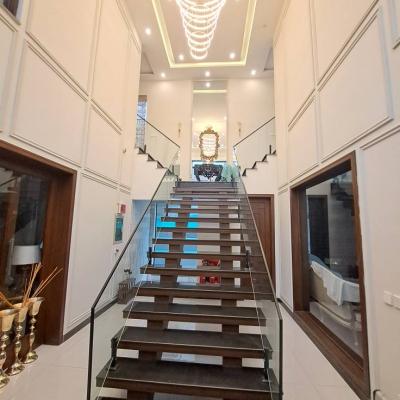 Stunning 1 Kanal Upper Portion Available for Rent In DHA Lahore Phase 6