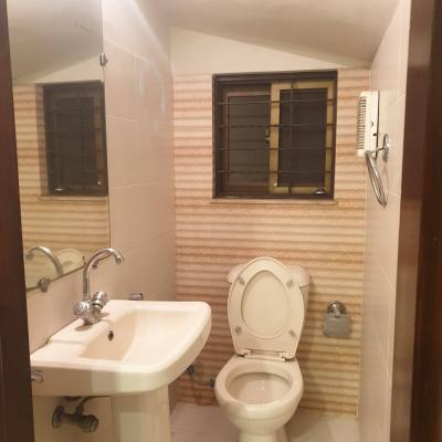 Elegant 1 Kanal Fully Maintained Super Hot Location Bungalow Available For Rent