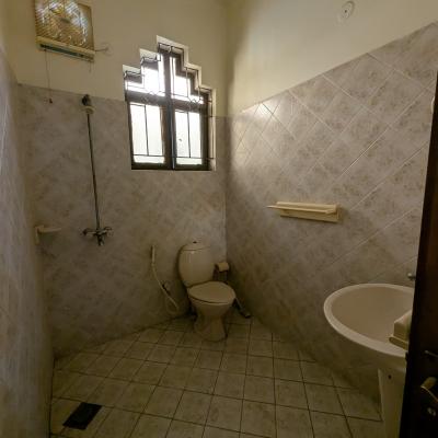 DHA Phase 1 Beautiful 1 Kanal Upper Portion Available For Rent