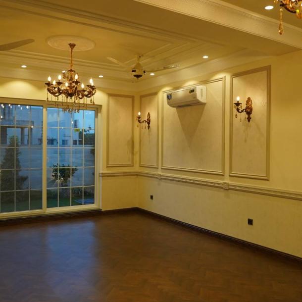 Facing Park 1 Kanal Beautiful House Available For Sale In DHA Lahore Phase 3-4