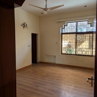 DHA Phase 1 Beautiful 1 Kanal Upper Portion Available For Rent