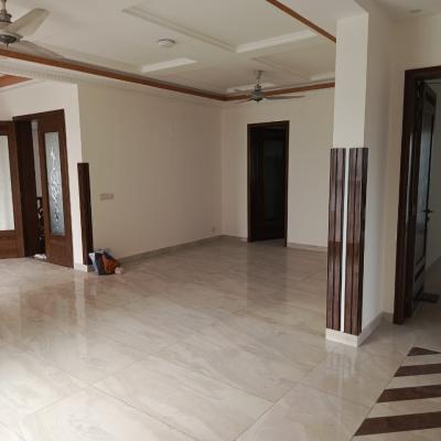 Luxury 1 Kanal Upper Portion Available For Rent In DHA Lahore Phase 7 Block R