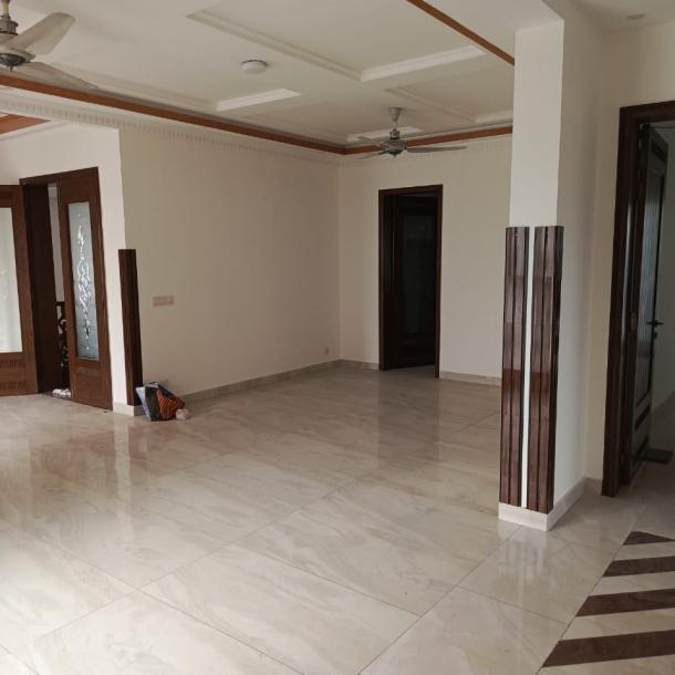 Low Price 1 Kanal House Available For Sale In DHA Lahore Phase 4-5