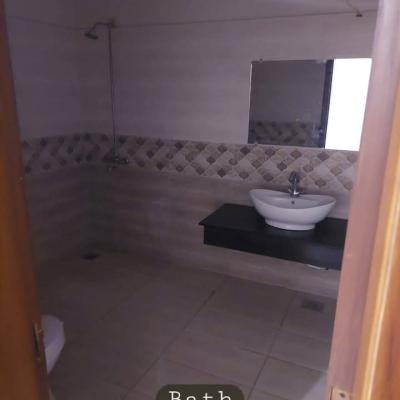 Prime Location 3 bedroom With Attached Bath 1 Kanal Upper Portion For Rent DHA Lahore